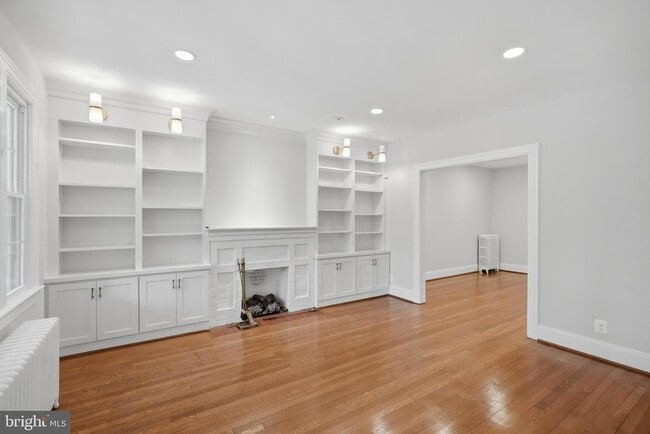Building Photo - 3839 Beecher St NW