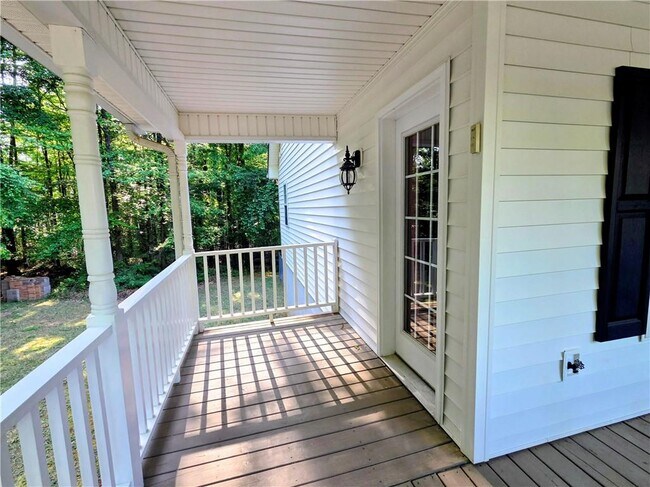 Building Photo - 3060 Glen Wallace Dr