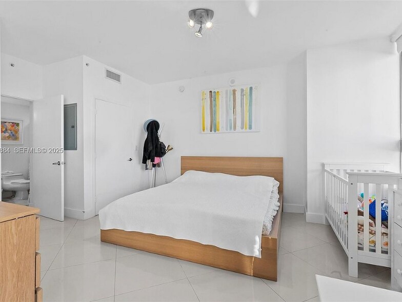 Building Photo - 90 SW 3rd St