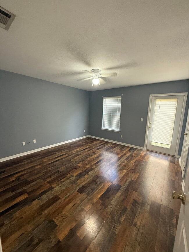 Building Photo - 36 Evans Ave