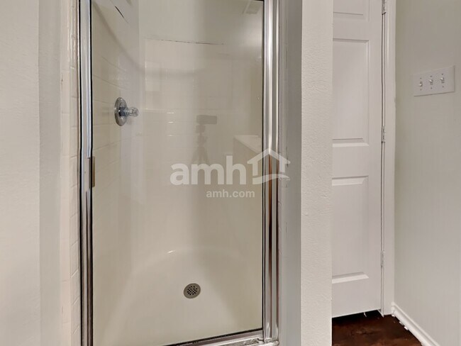 Building Photo - 150 Adams Dr