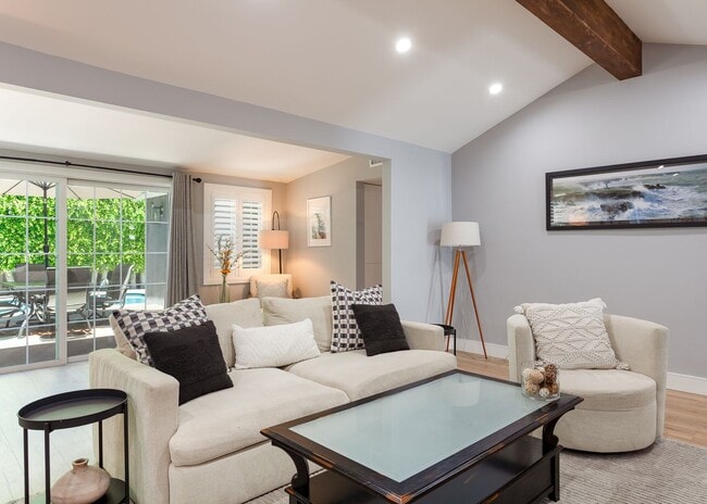 Building Photo - *Unfurnished* Gorgeous 4-Bed Oasis with Po...