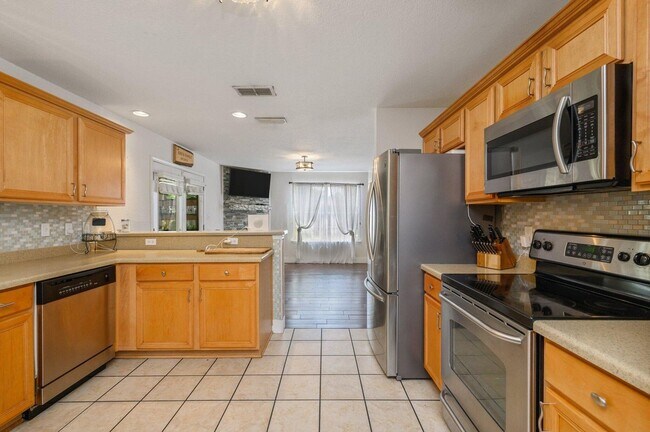 Building Photo - PRICE DROP!! Wonderful 4-Bedroom in Driftwood Estates