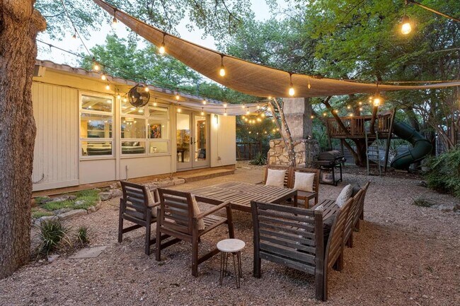 Building Photo - 2301 Westway Cir