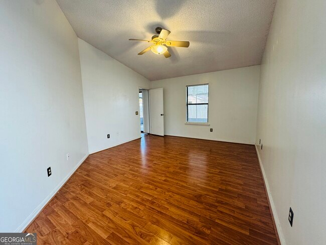 Building Photo - 101 Pleasant Breeze Way