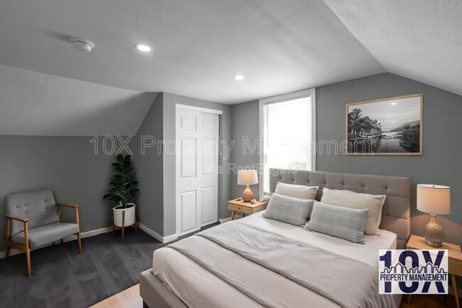 Building Photo - 2767 Hiawatha St