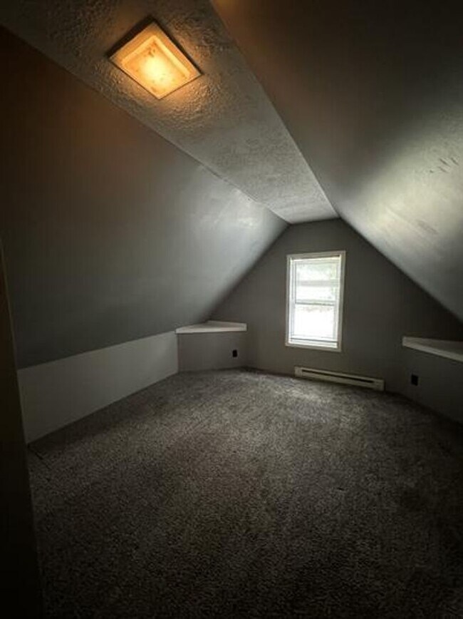 Building Photo - 712 S State St