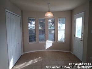 Building Photo - 6114 Lakeview Ct