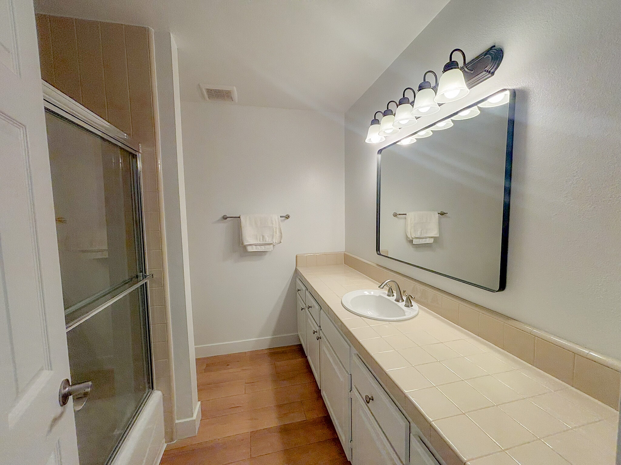 Building Photo - 5200 White Oak Ave