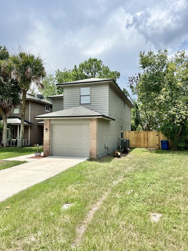 Building Photo - 11446 Skimmer Ct