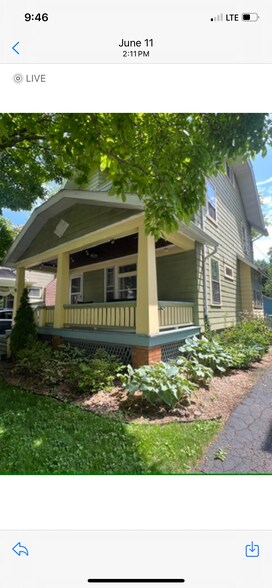 Building Photo - 95 Ferris St