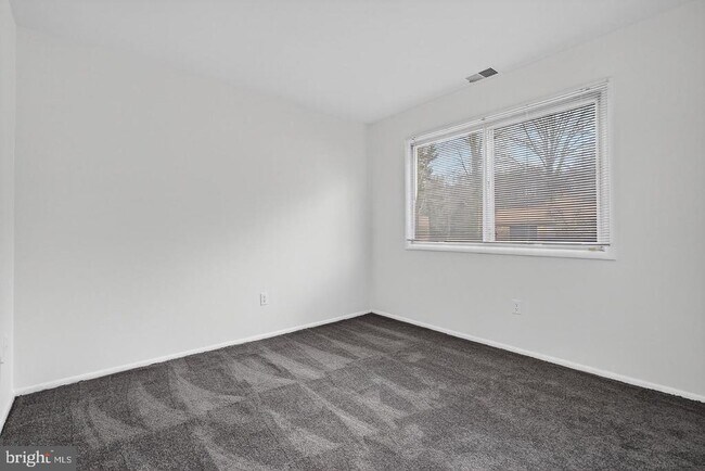 Building Photo - 8801 Monmouth Dr