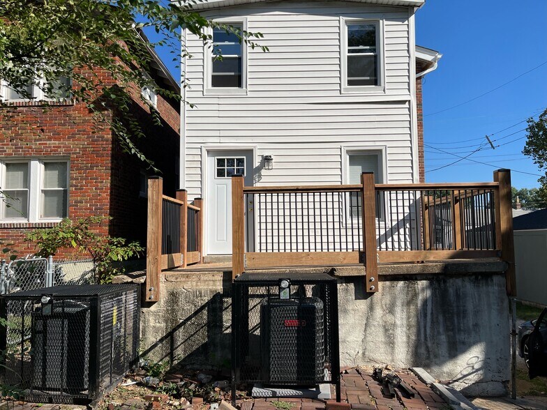 Building Photo - 6320 Berthold Ave