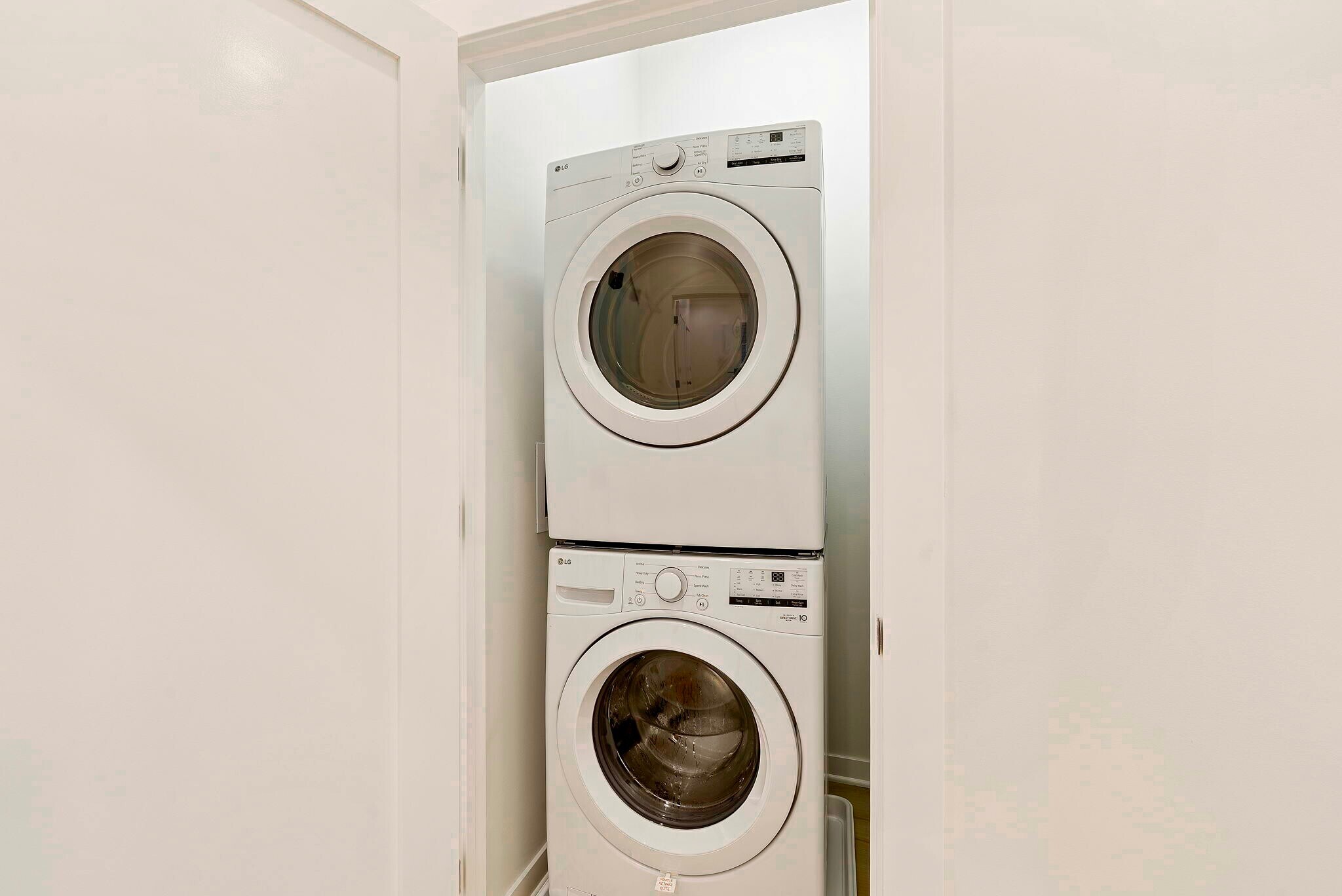 Building Photo - 521 N Lawndale Ave