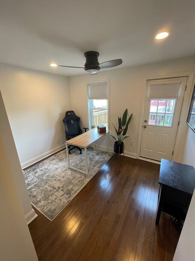 Building Photo - Recently Renovated 3 Bed / 3.5 Bath Luxury Home Near Patterson Park with Parking!