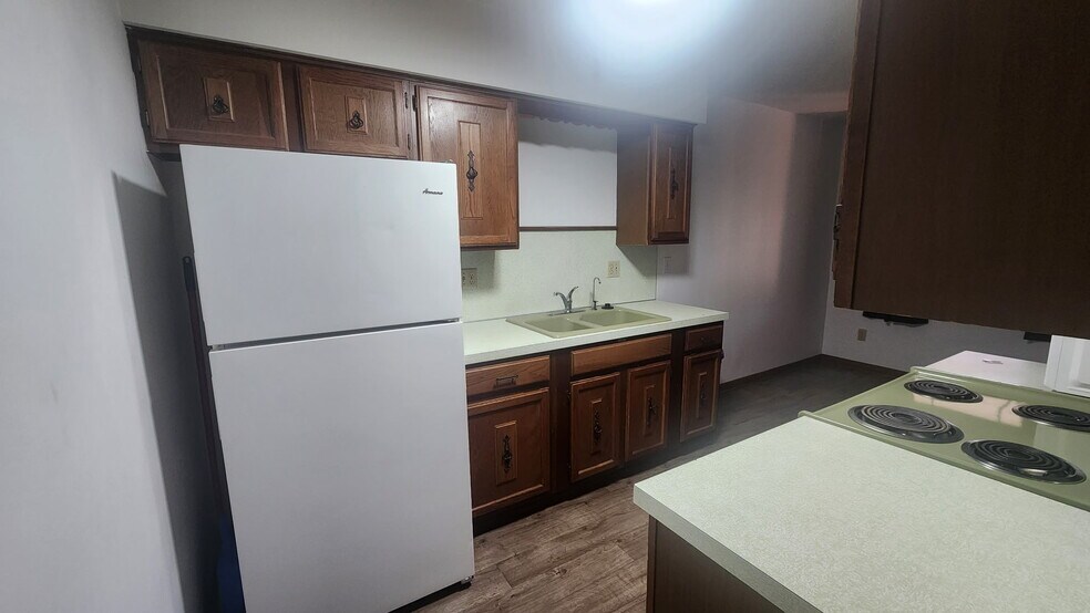 Primary Photo - Thompson Apartments