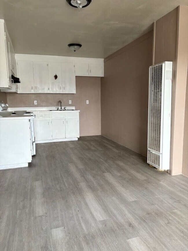 Building Photo - h4675