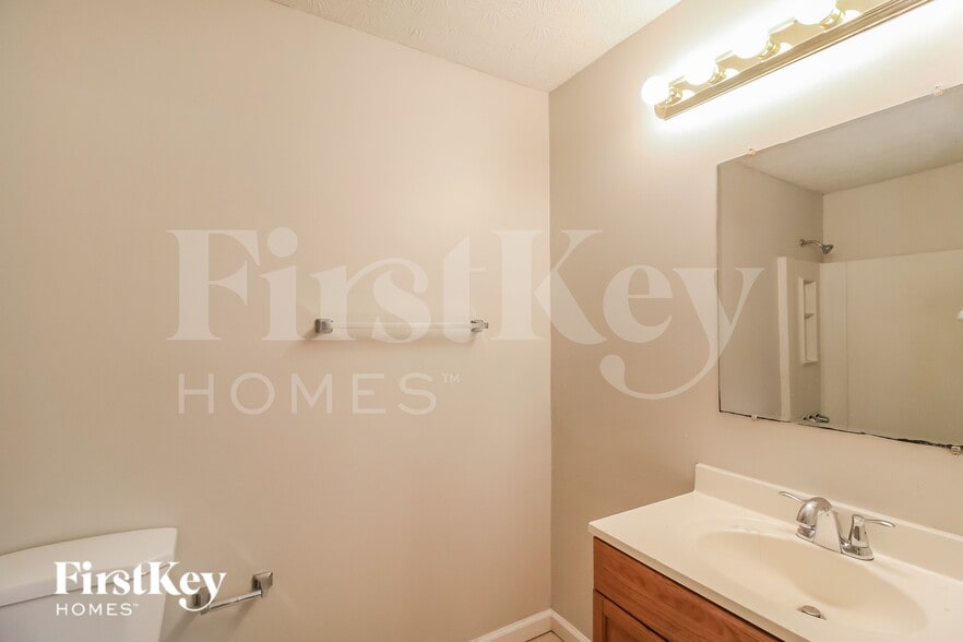 Building Photo - 6168 Creekford Dr