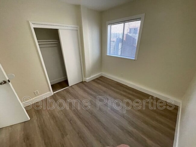 Building Photo - 1944 E 20th St