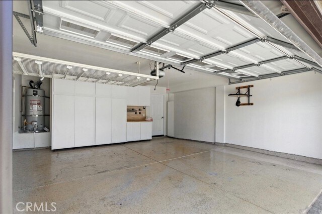 Building Photo - 880 Via La Venta