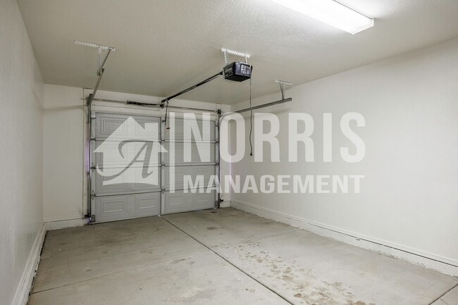 Building Photo - 14100 S Calera Rd