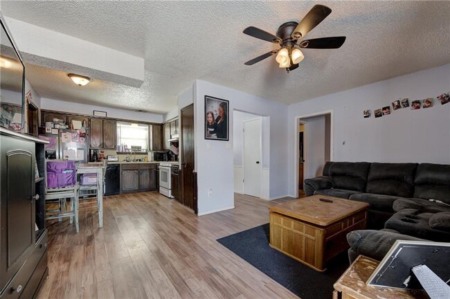 Building Photo - 330 Overton Dr