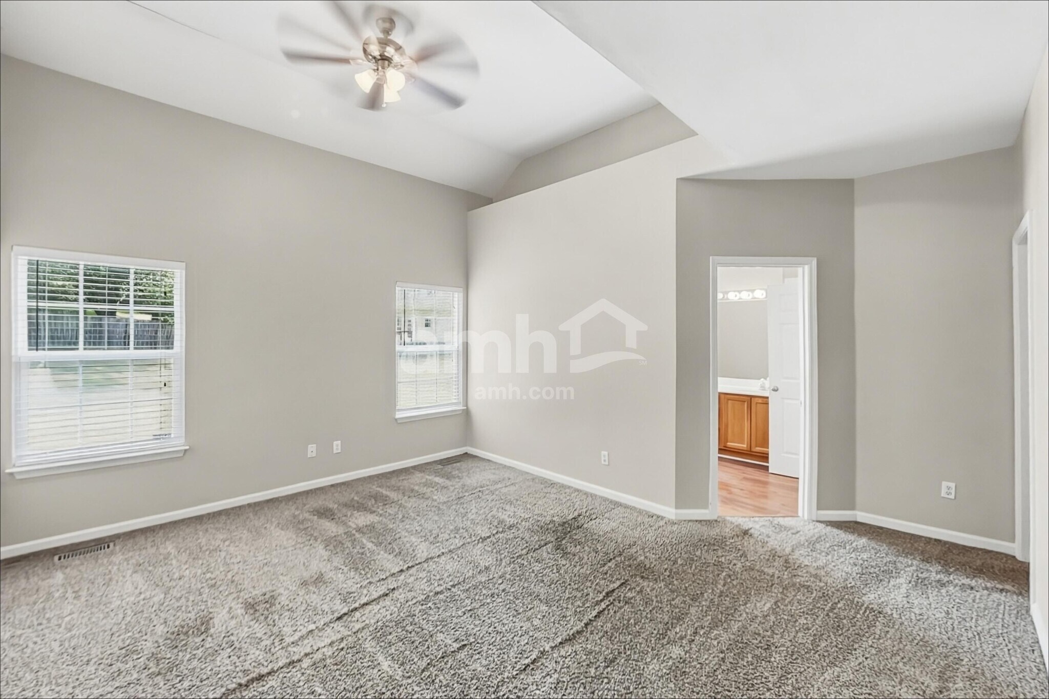 Building Photo - 204 Annesbury Ln