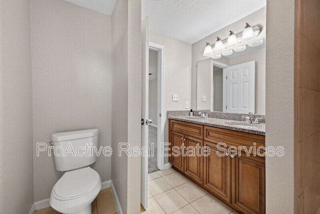 Building Photo - 1065 Lindenwood Ave