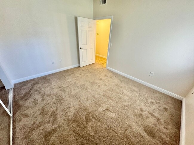 Building Photo - Inviting Condo with Open Floor Plan in Southwest Las Vegas