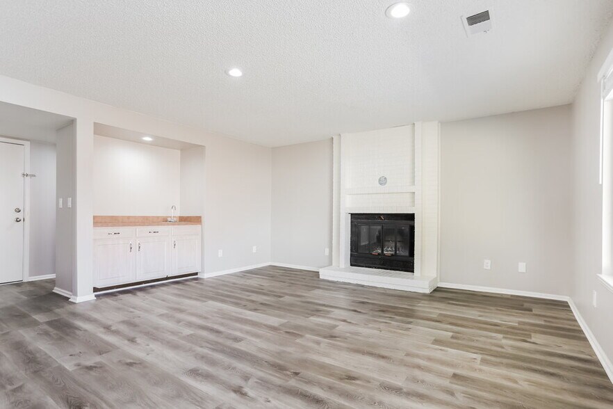 Building Photo - 5097 S Fairplay St