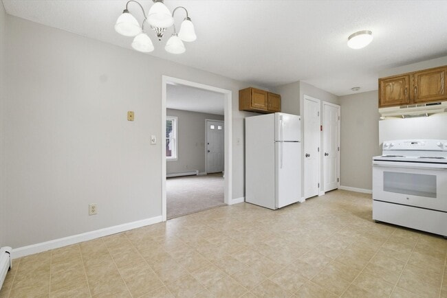 Building Photo - 888-890 Belmont Street