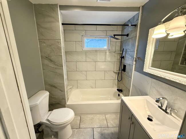 Building Photo - 42 Wells Ave