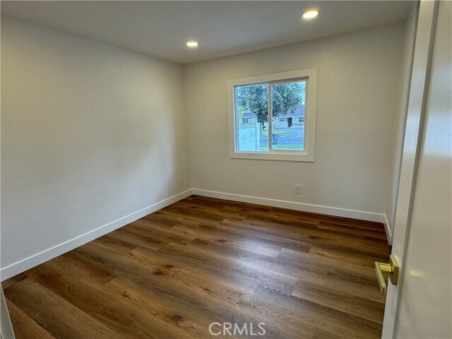 Building Photo - 213 N Royal Pl