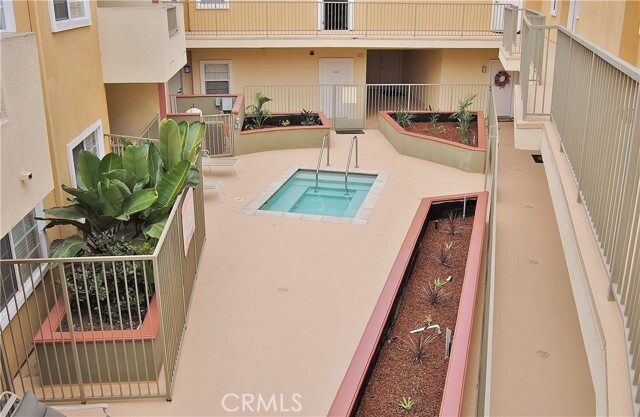Building Photo - 1215 E San Antonio Dr