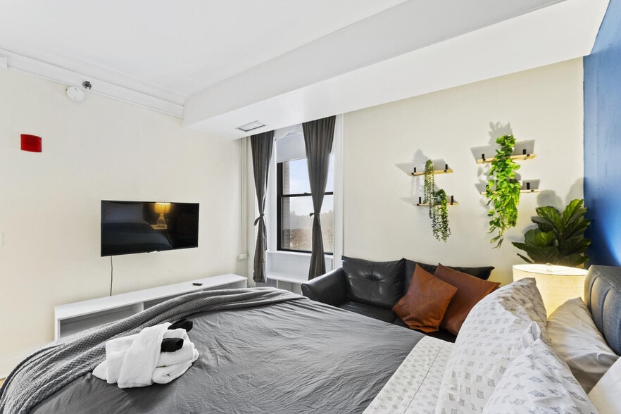 Building Photo - 60-62-62 Boylston St