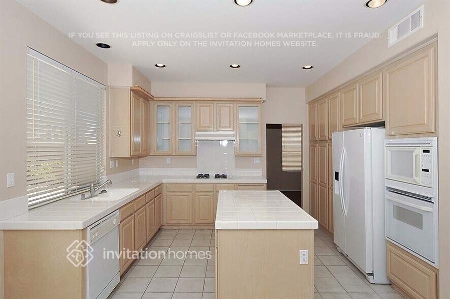 Building Photo - 4752 Poppywood Dr