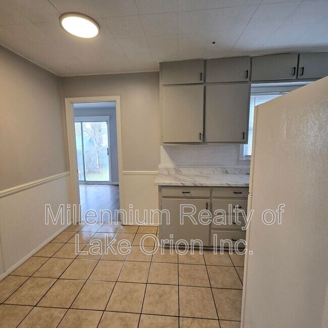 Building Photo - 715 Kenilworth Ave