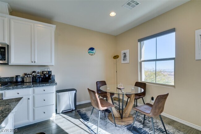 Building Photo - 172 Petaluma Valley Dr