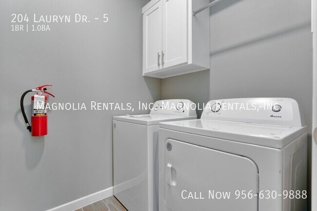 Building Photo - 204 Lauryn Dr