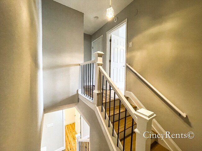 Building Photo - 2346 Kenton St