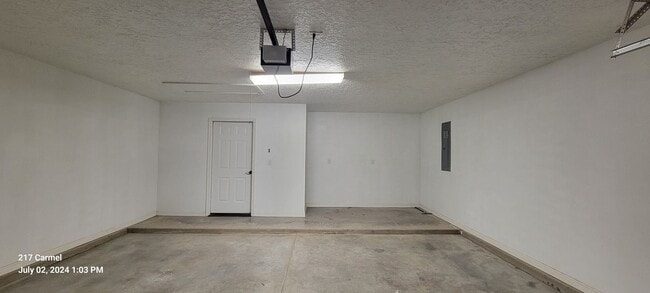 Building Photo - IMPRESSIVE LARGE HOME IN NORTHEAST CLOVIS