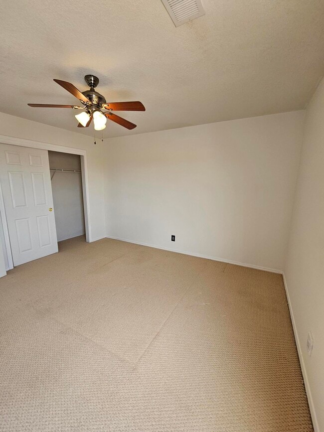 Building Photo - 5052 Westfield Dr NE