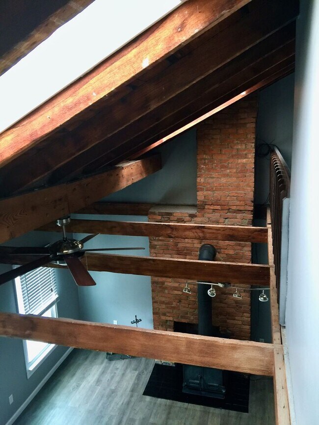 Building Photo - 116 Kearsarge St