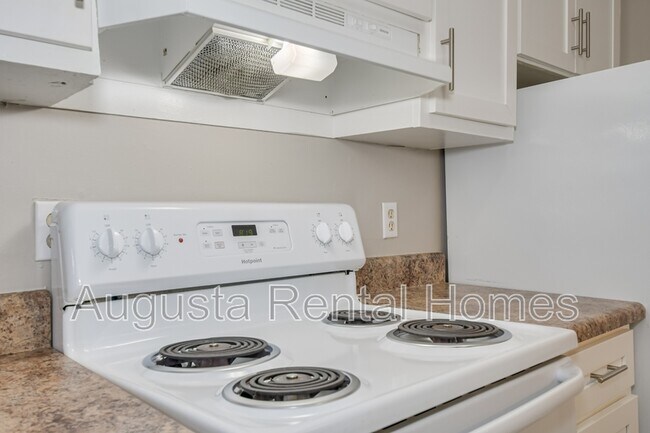 Building Photo - 332B Old Plantation Road