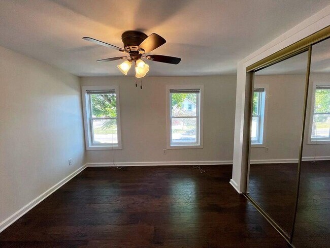 Building Photo - 212 E Washington St