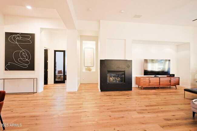 Building Photo - 40704 N Bell Meadow Trail