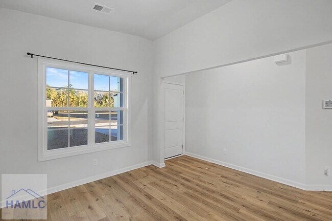 Building Photo - 68 Blueberry Ct NE