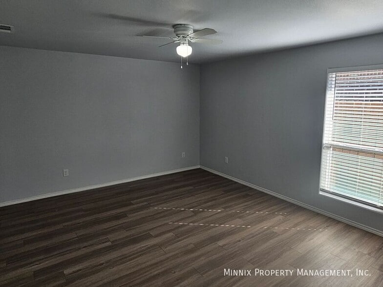 Building Photo - 1637 Wrigley Dr