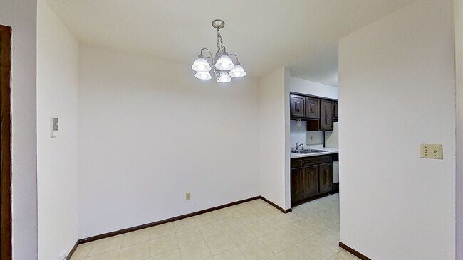 Building Photo - Upper 1 Bedroom 1 Bathroom Apartment is Av...
