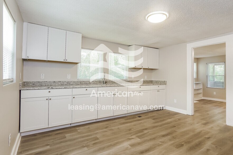 Building Photo - 1612 8th St